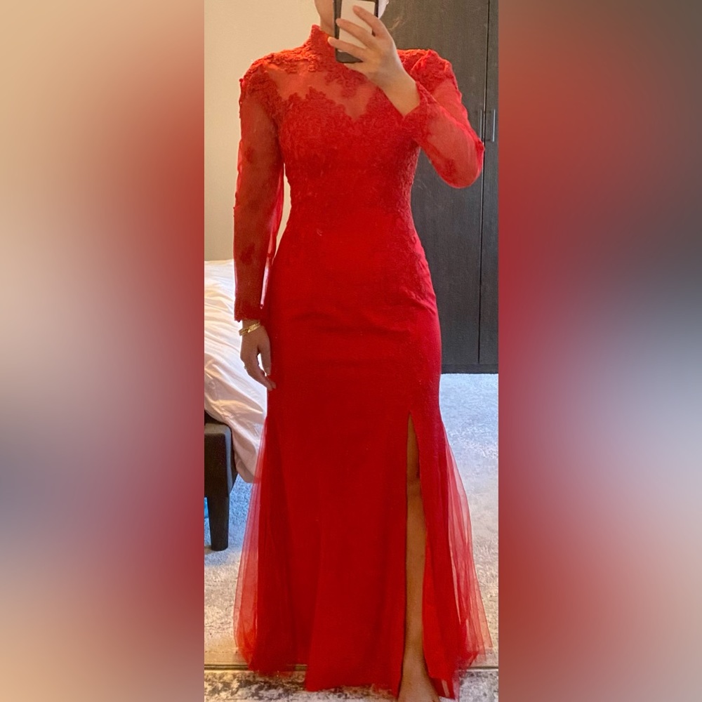 Modern Lace Cheongsam: Chloe Bespoke Dress